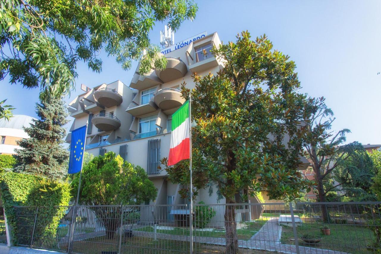 Hotel Leonardo ブレシア エクステリア 写真