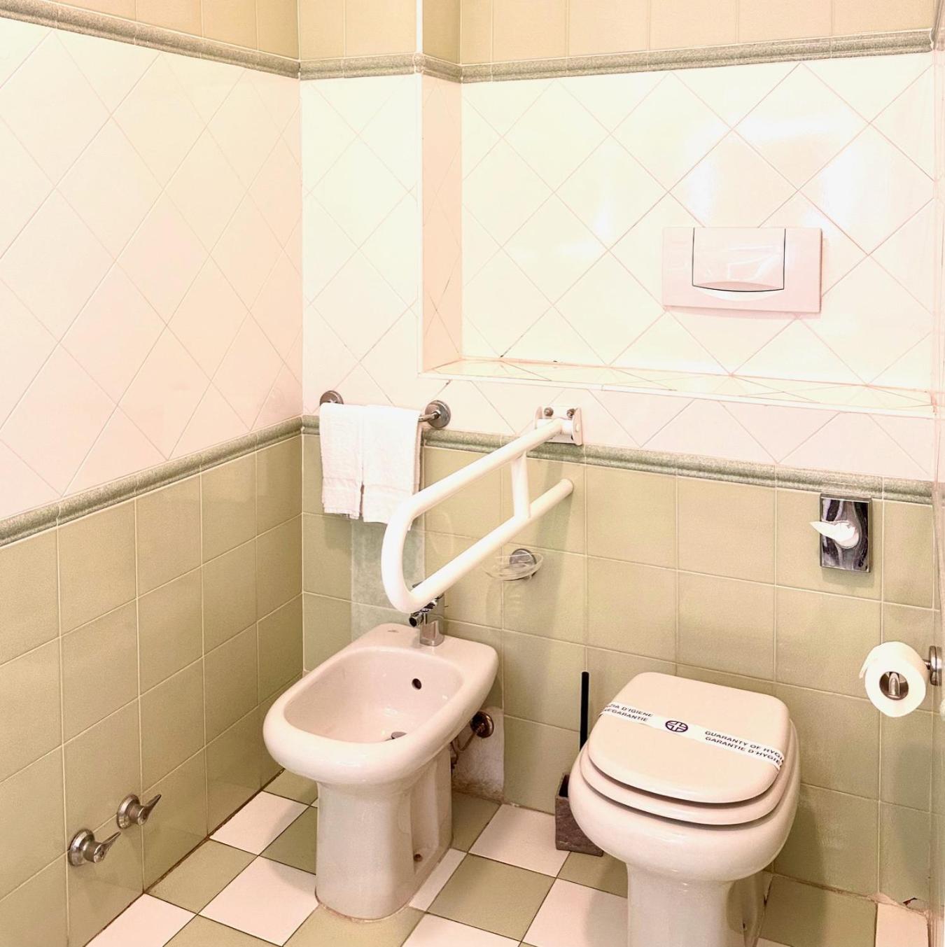 Hotel Leonardo ブレシア エクステリア 写真